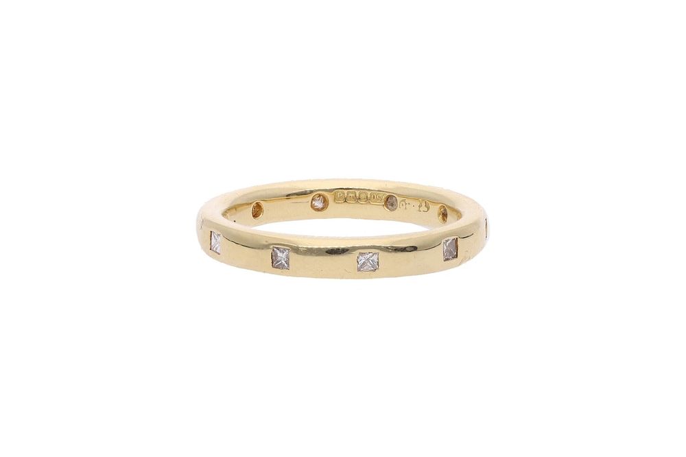 Lot 493: 18ct Gold and Diamond Full Eternity Ring, Size 5.25 | K