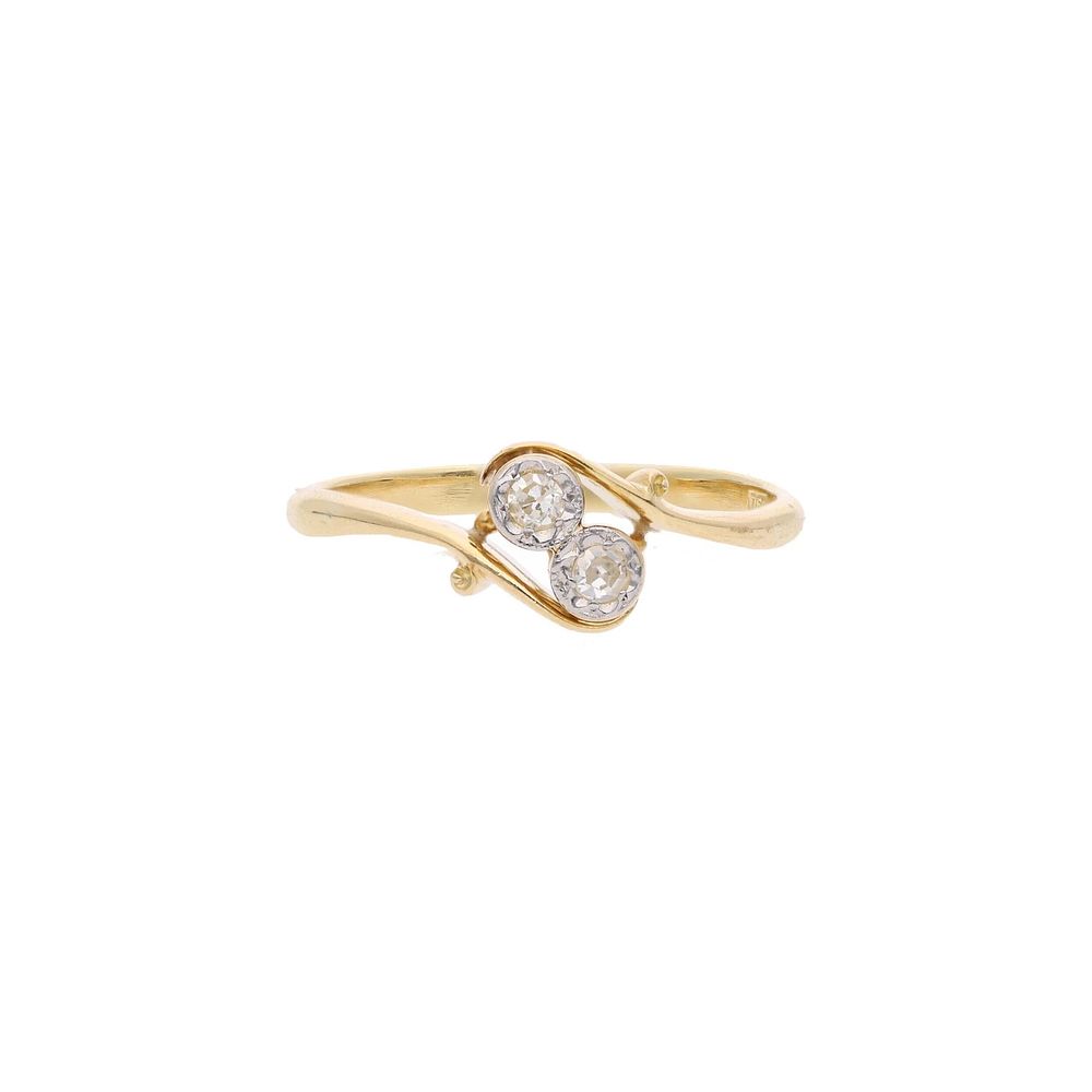 Lot 494: Antique 18ct Gold and Diamond Crossover Ring, Size R.