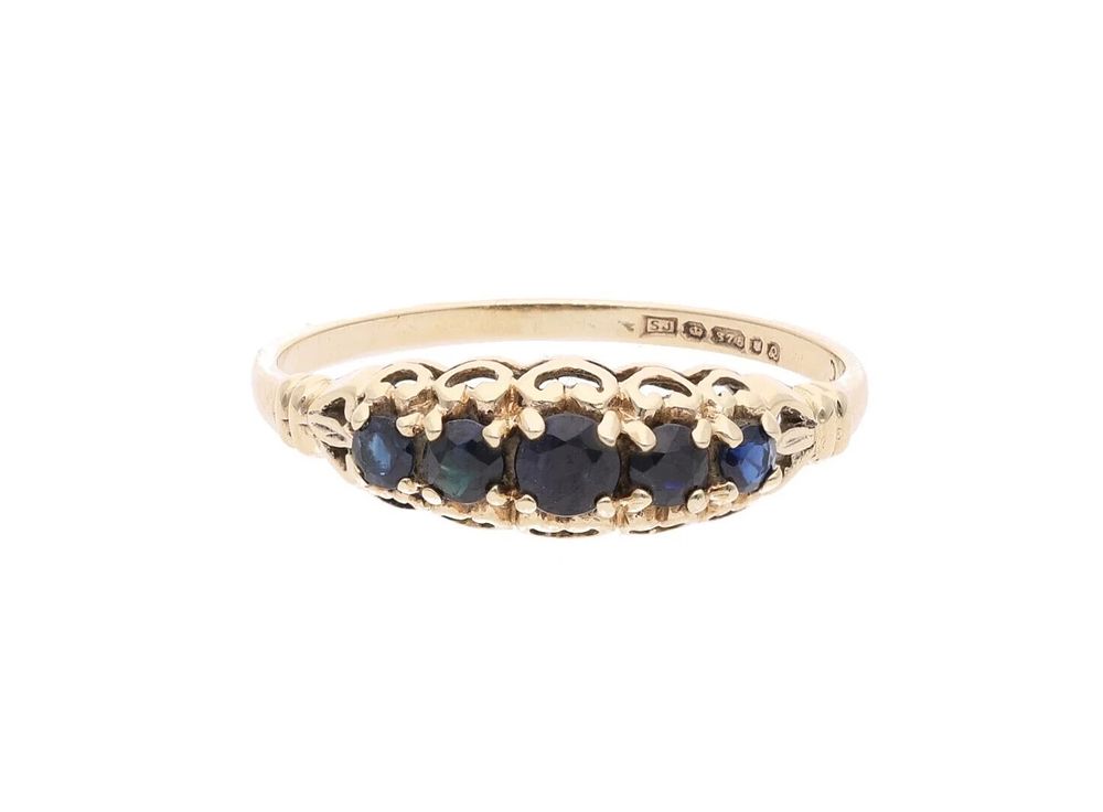 Lot 499: 9ct Gold and Sapphire Five Stone Ring, Size 6.25 | M