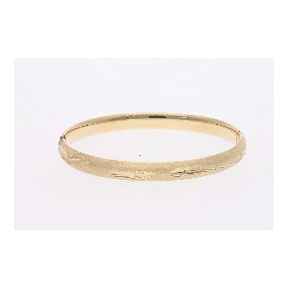 Lot 506: 14ct Gold Bangle.