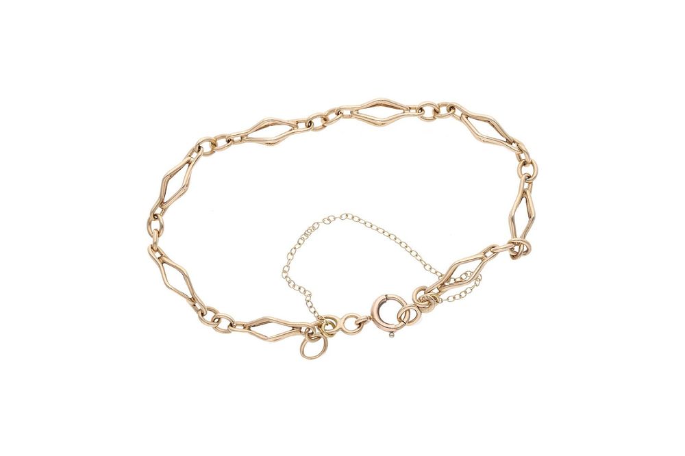 Lot 512: 14ct Gold Bracelet, 7.5 Inch Long.