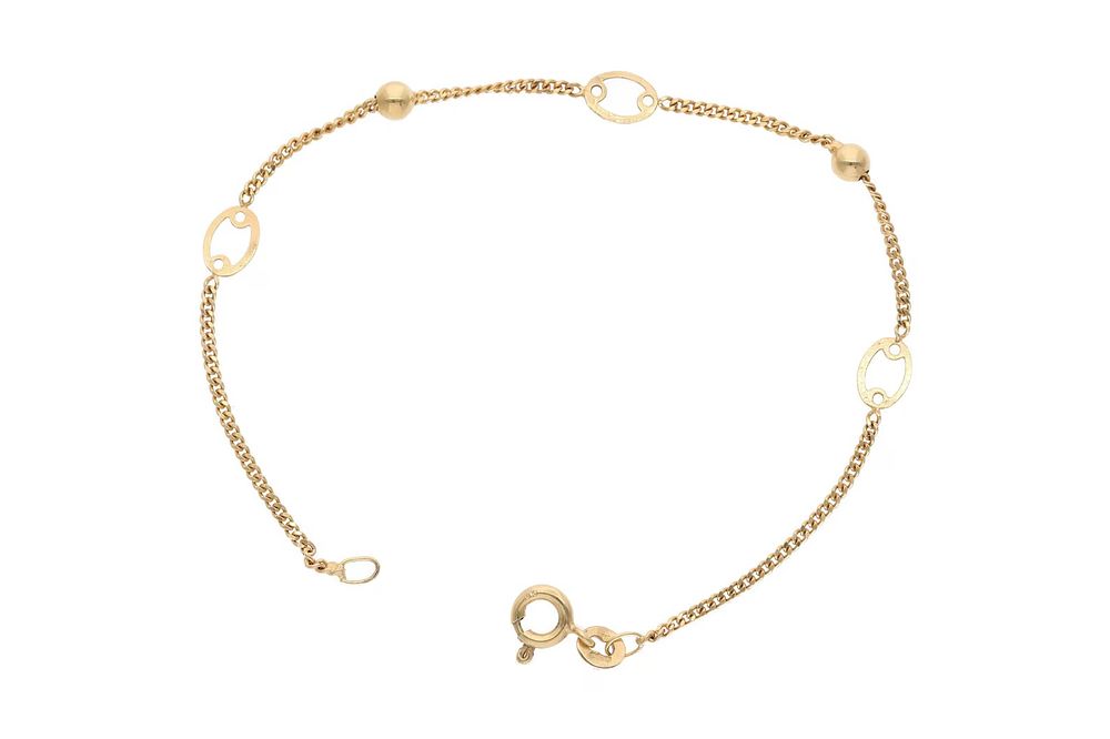 Lot 516: 9ct Gold Flat Curb Link Bracelet, 7 Inch Long.