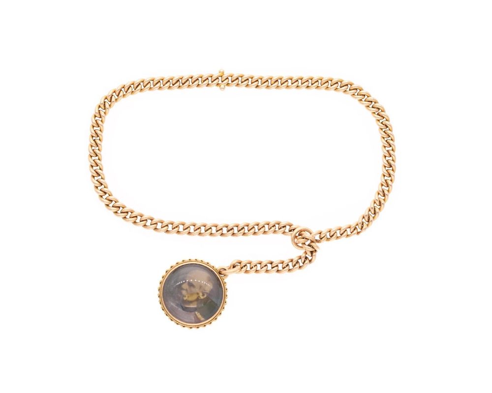 Lot 530: 15ct Gold Adjustable Link Chain Bracelet.