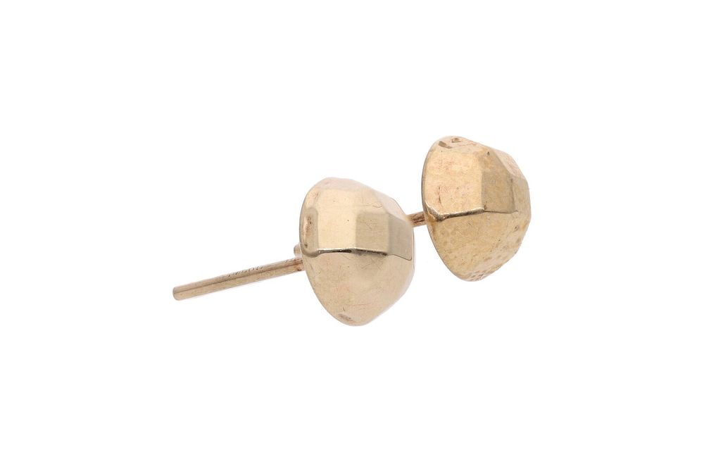 Lot 551: 9ct Gold Diamond Cut Stud Earrings.
