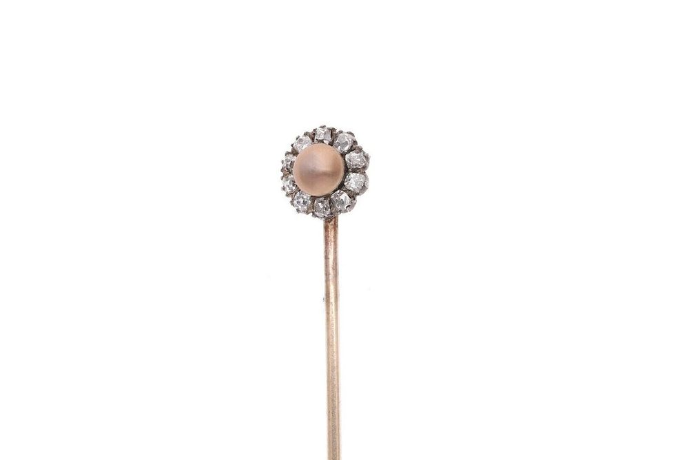 Lot 562: High Quality 9ct Gold Natural Pearl and Diamond Hat/Stick Pin