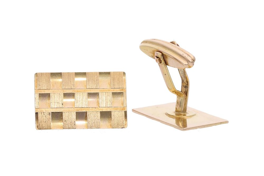 Lot 580: 9ct Gold Cufflinks