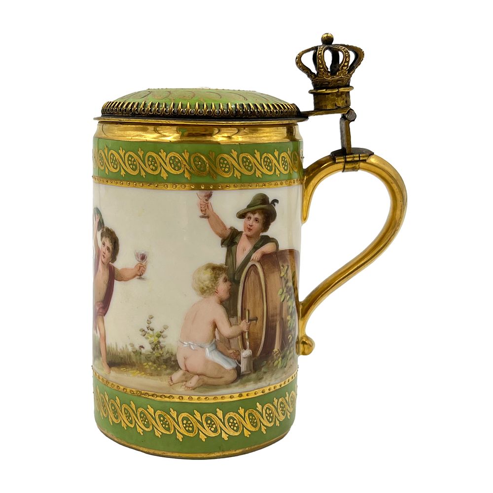 Lot 205: HAND PAINTED ANTIQUE VIENNA PORCELAIN TANKARD, 19TH CENTURY