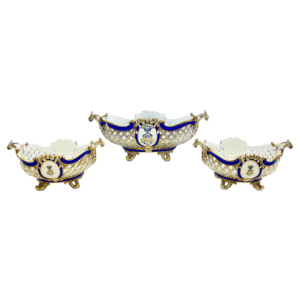 Lot 199: A SET OF MEISSEN PORCELAIN FRUIT BASKETS, MARCOLINI PERIOD