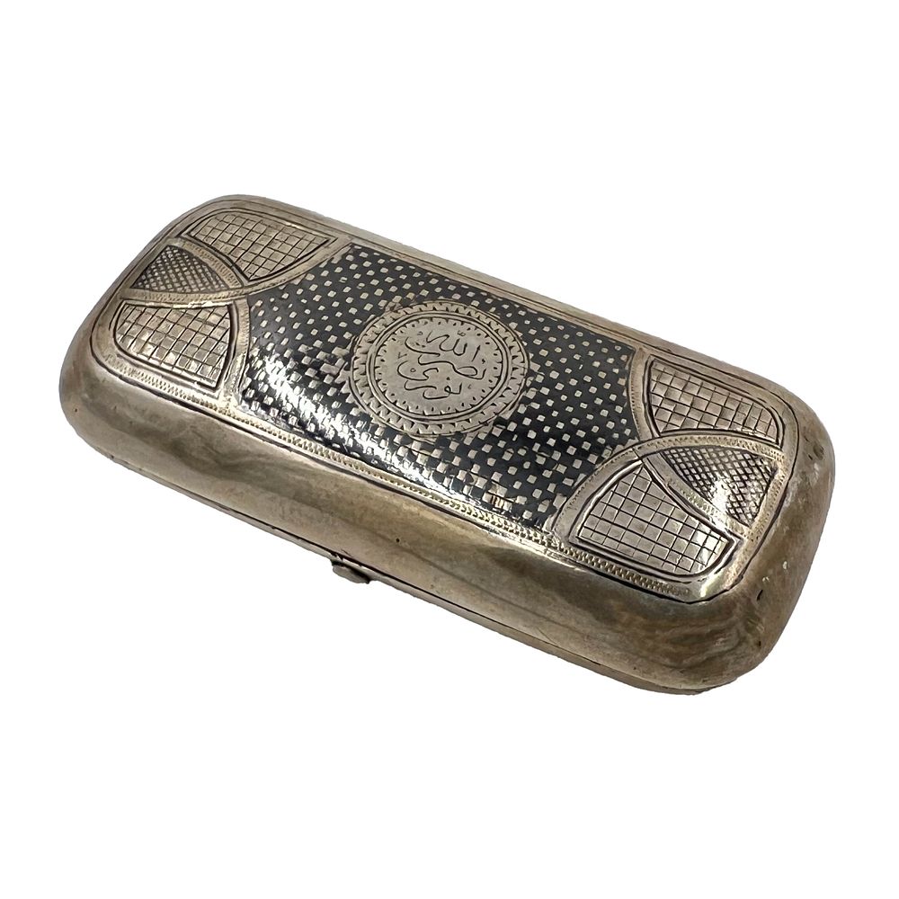 Lot 189: ANTIQUE RUSSIAN SILVER NIELLO SNUFF BOX WITH ARABIC CALLIGRAPHY, 84 HALLMARK