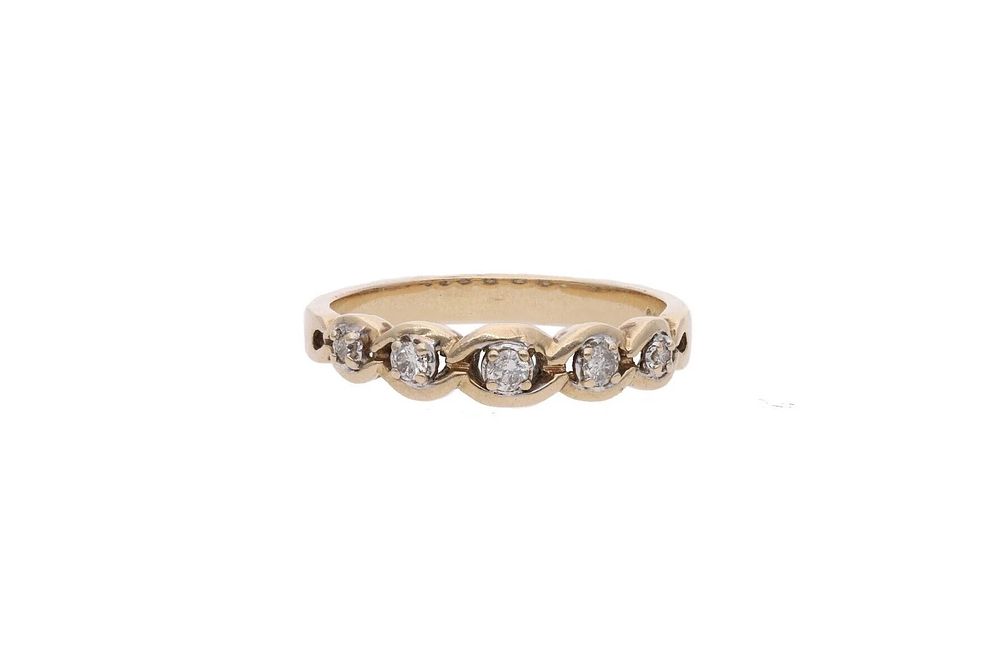 Lot 152: 9ct Gold and Diamond Five Stone Ring, Size P 1/2.