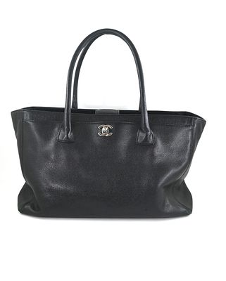 A Chanel CERF Executive Tote. Chanel Executive Tote Black, 36cm. 
Hardware: Silver 
Accessories: 