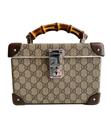 Gucci Globe Trotter Beauty Case, 24cm, with Strap and keys 
Hardware: Silver 
Leather: 