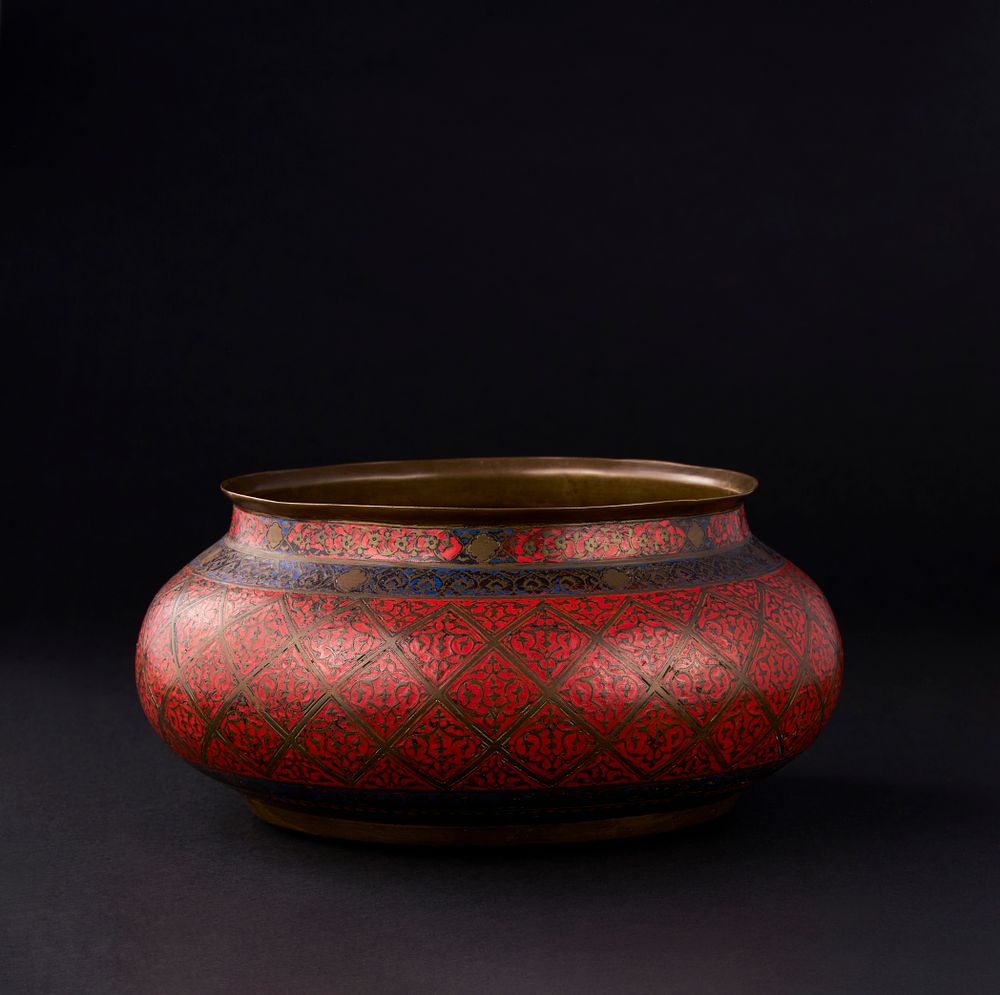Lot 159: A RARE SAFAVID ENAMELLED BRASS BOWL, PERSIA, FIRST HALF OF THE 17TH CENTURY