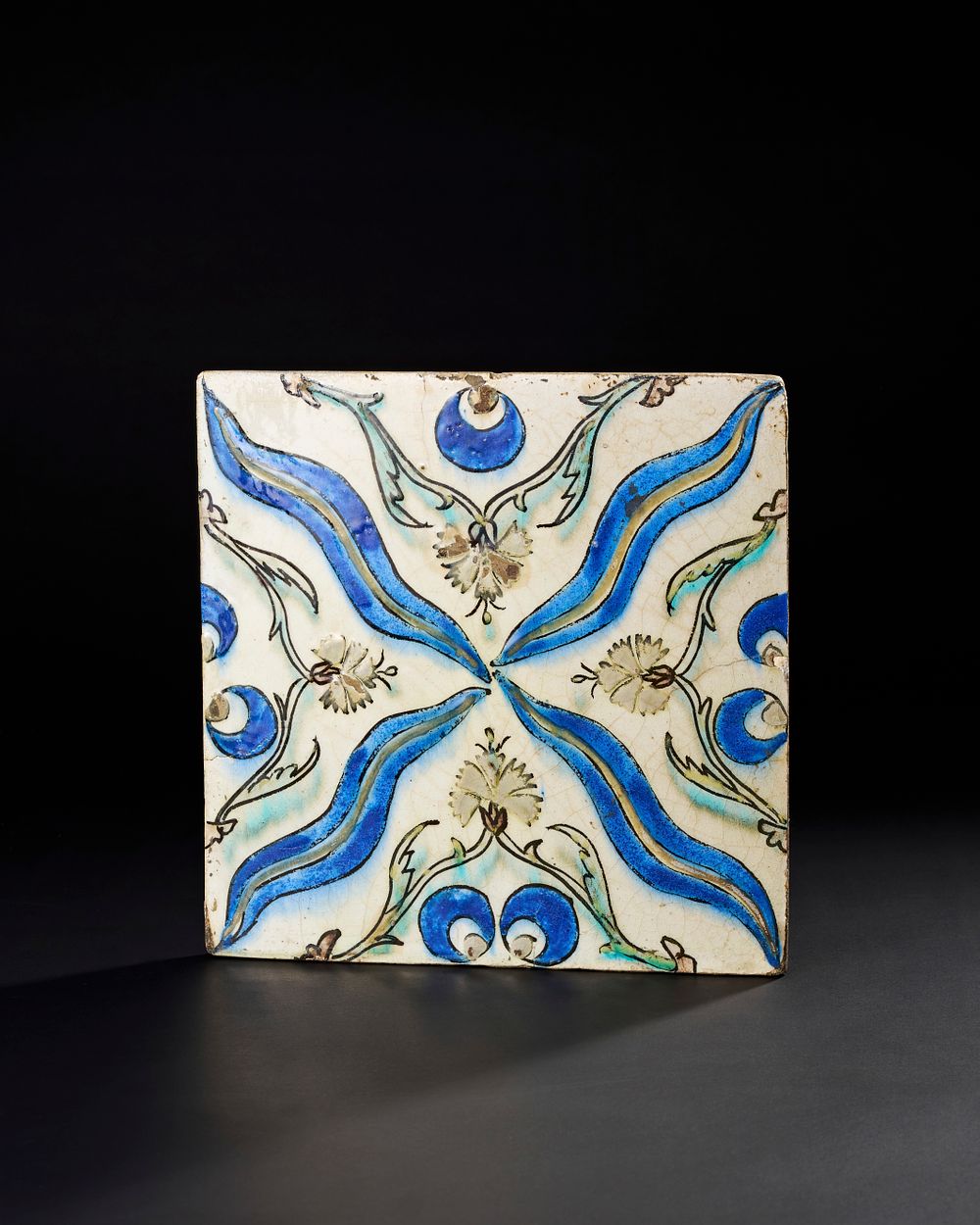 Lot 153: CINTAMANI IZNIK POTTERY TILE, TEKFUR PALACE, OTTOMAN, TURKEY, 17TH–18TH CENTURY