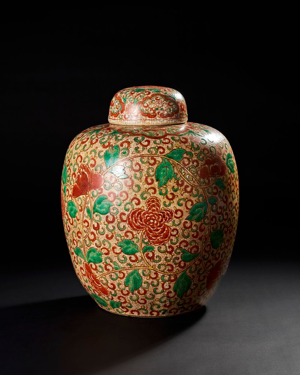 Lot 221: A LARGE CHINESE PORCELAIN THREE COLOUR GINGER JAR AND COVER, BLUE AND WHITE SIX CHARACTERS KANGXI MARK, QING DYNASTY, 19TH CENTURY