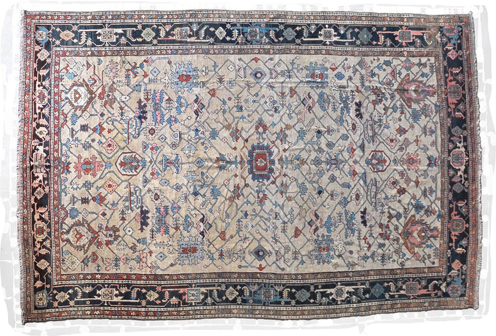 Lot 348: A RARE AND LARGE ANTIQUE SERAPI RUG, 567 X 345cm