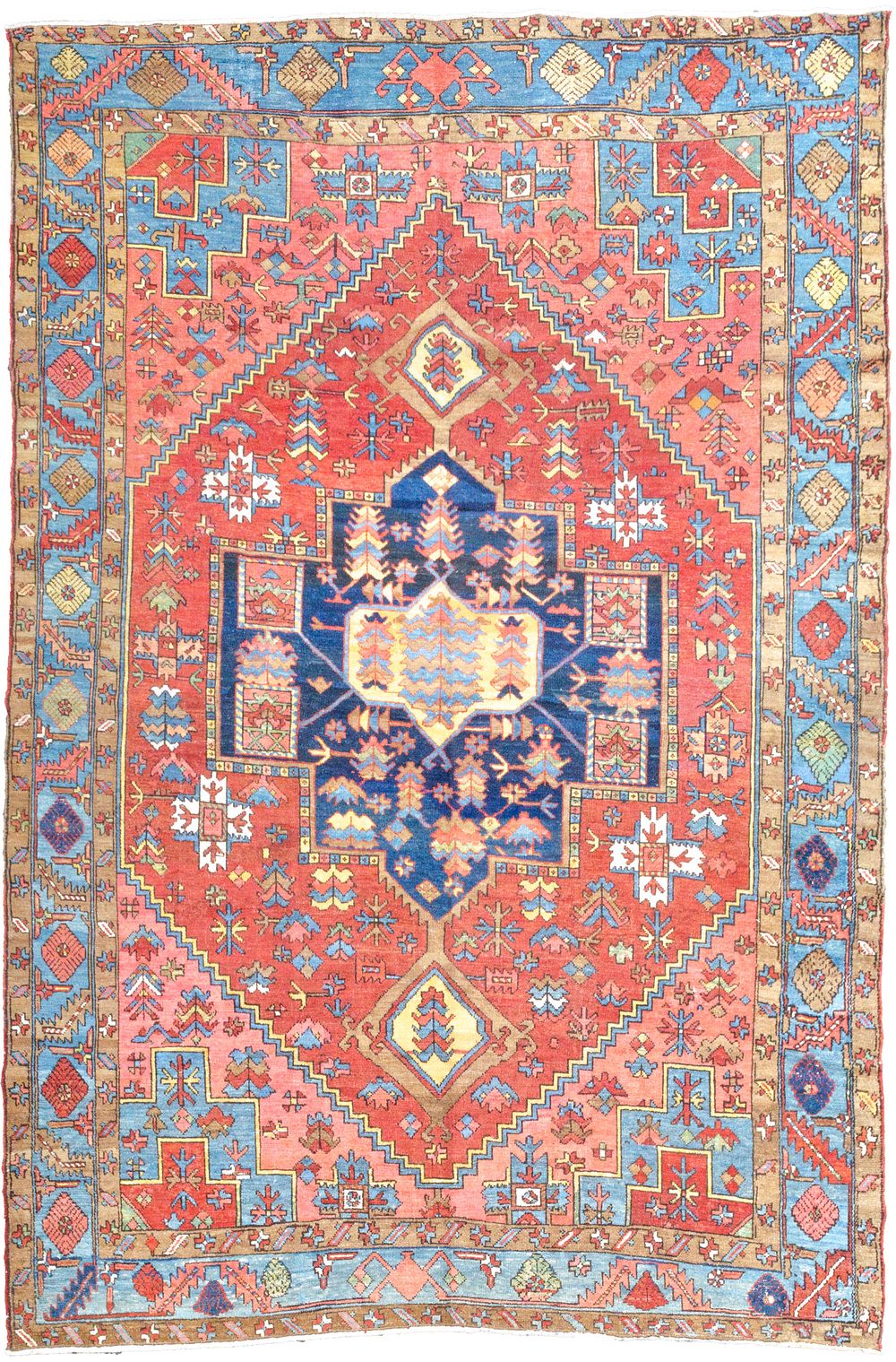Lot 354: ANTIQUE WOOL HERIZ KARAJA CARPET, 398 X 299 CM
