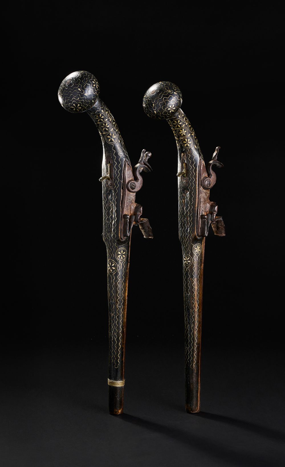 Lot 195: A PAIR OF OTTOMAN FLINTLOCK PISTOLS, 19TH CENTURY, TURKEY