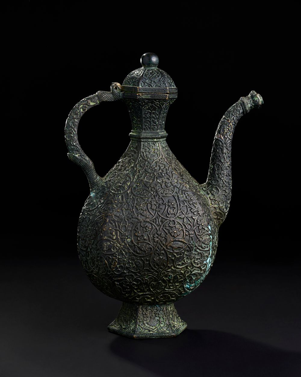Lot 234: AN ENGRAVED BRONZE MUGHAL INDIAN EWER, DECCAN, 19TH CENTURY