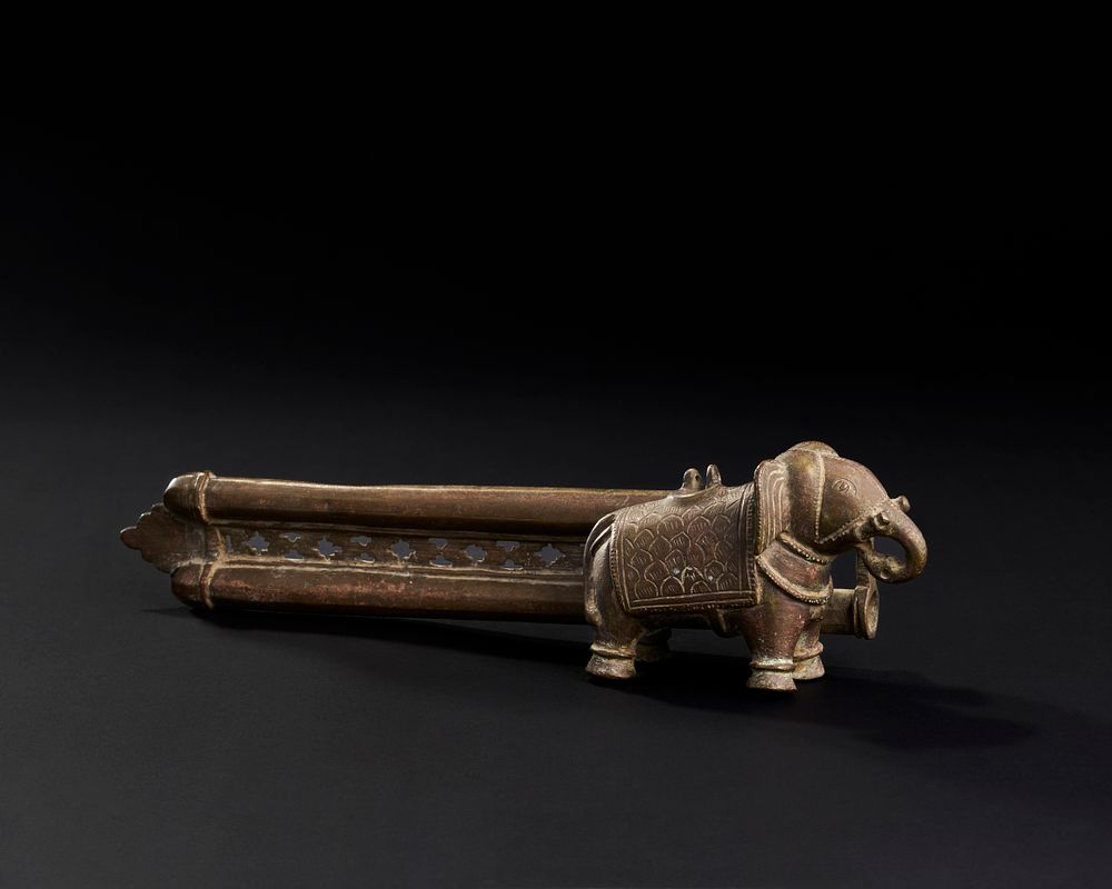 Lot 178: AN INDIAN MUGHAL BRONZE PEN BOX WITH ELEPHANT SHAPED INKWELL, 18TH - 19TH CENTURY