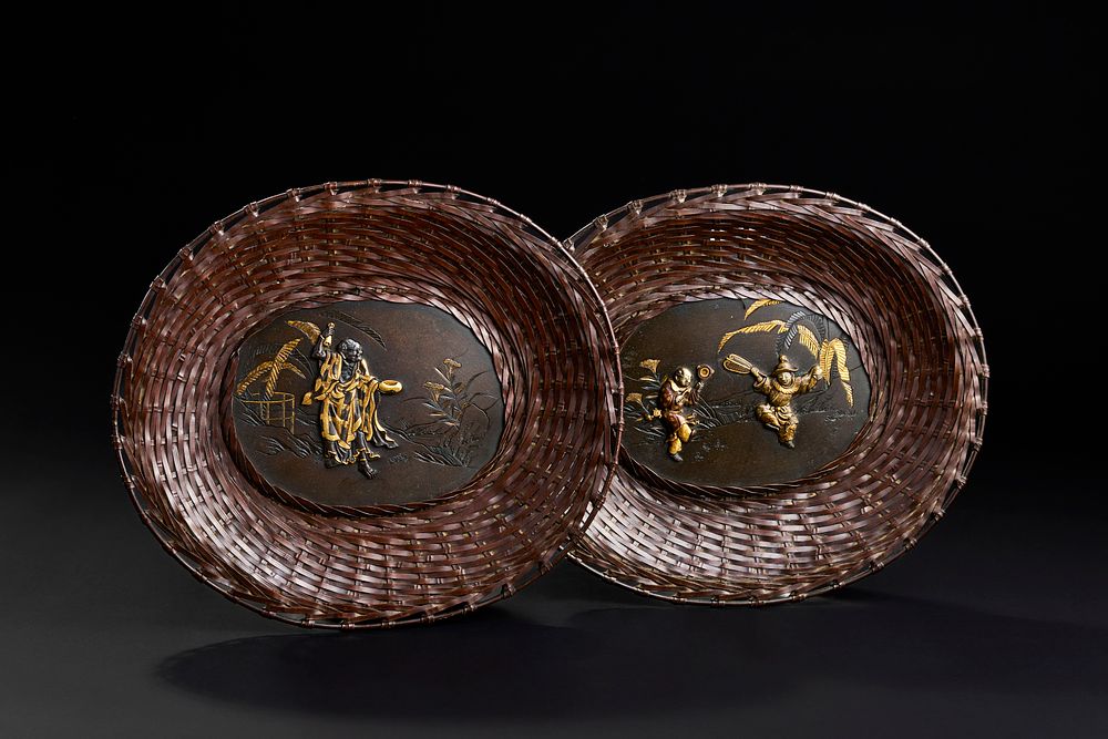 Lot 280: A PAIR OF JAPANESE INLAID MIXED METAL BRONZE TRAYS IN WEAVING TECHNIQUE, MEIJI PERIOD