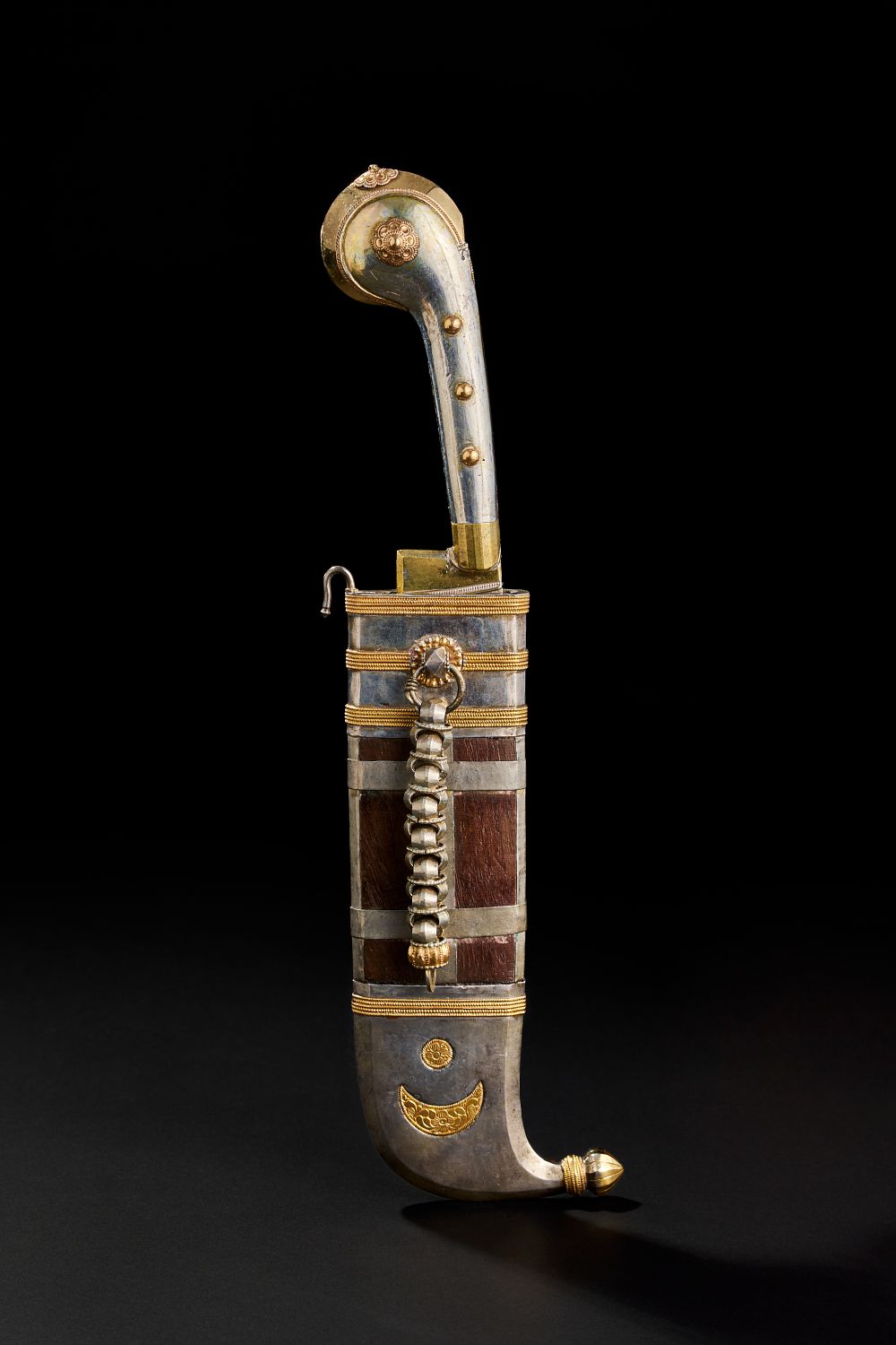 Lot 191: AN INDIAN GOLD OVERLAID SILVER MOUNTED PICHANGATI DAGGER, 19TH CENTURY