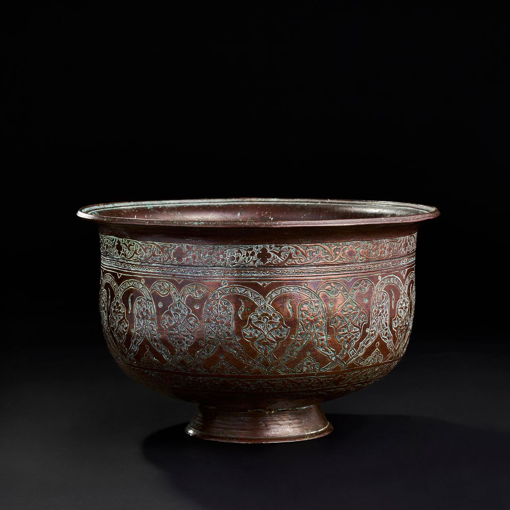 Lot 214: A BRASS LATE SAFAVID EARLY QAJAR BOWL, 18TH-19TH CENTURY