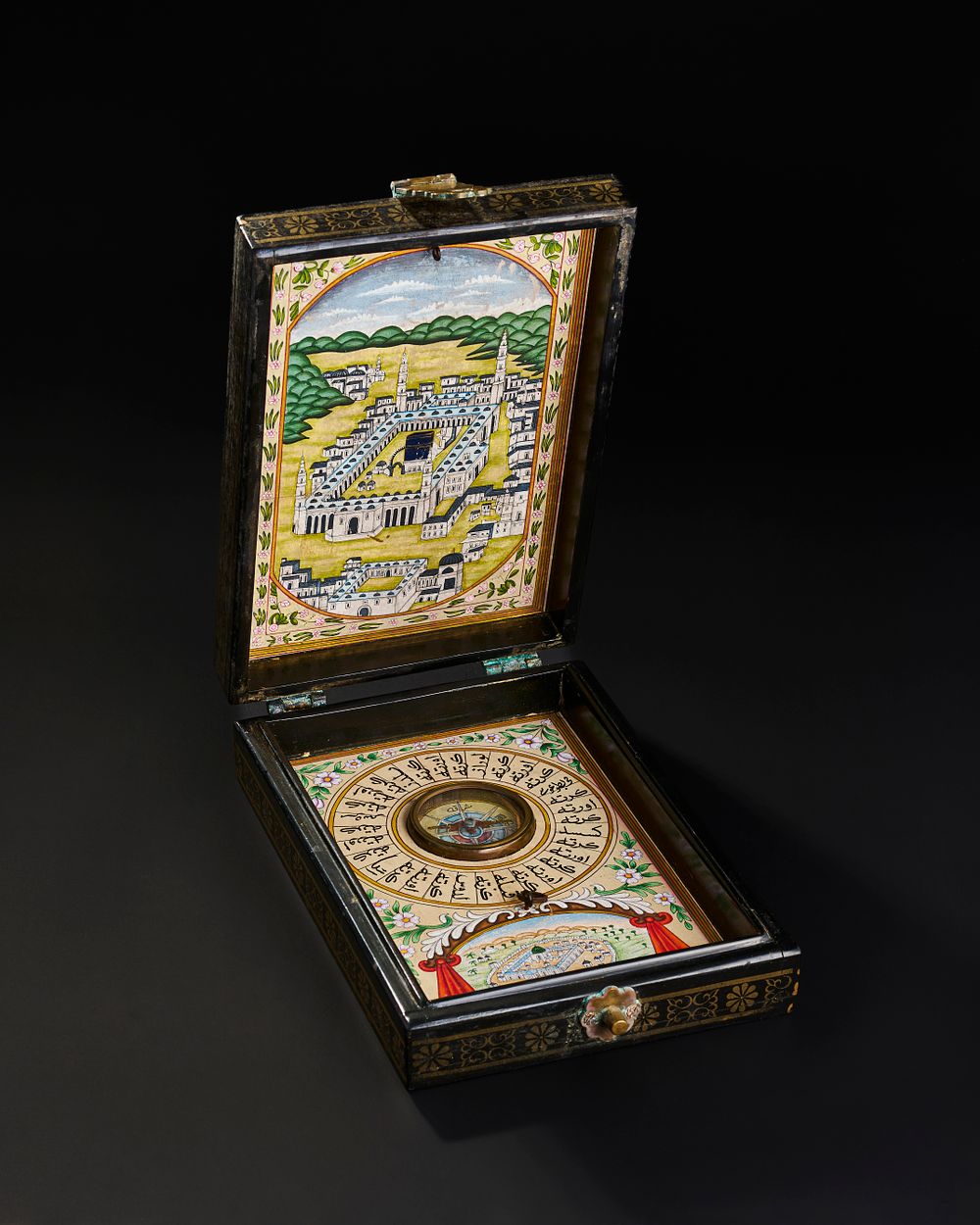 Lot 320: A 19TH CENTURY OTTOMAN COMPASS AND QIBLA INDICATOR