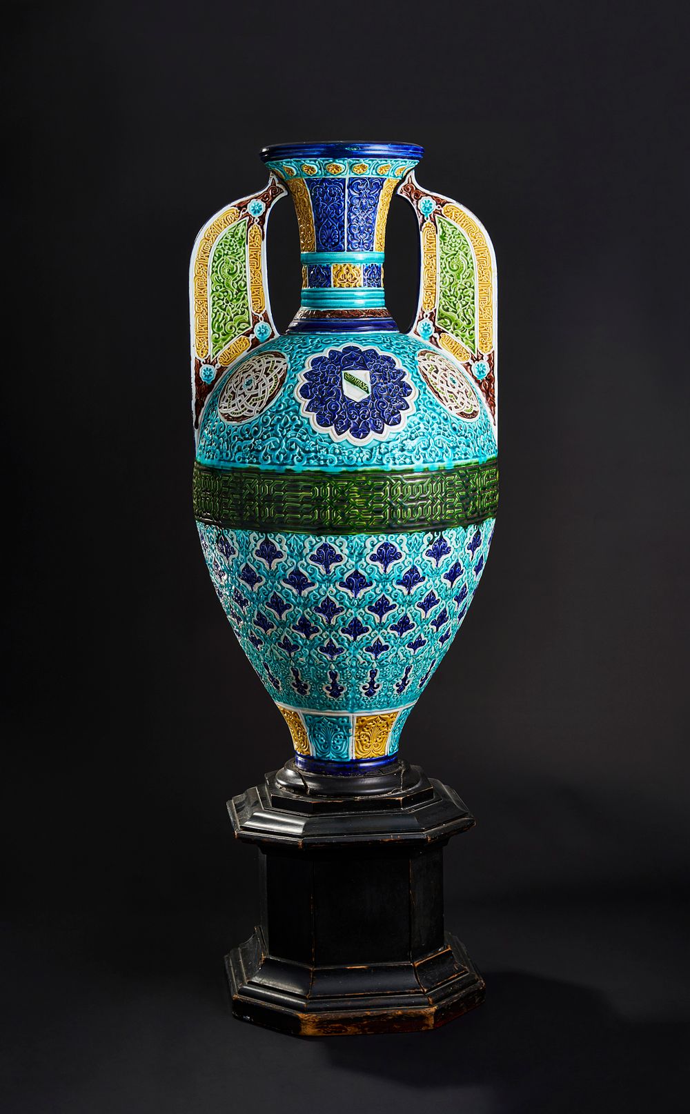 Lot 181: A LARGE ALHAMBRA STYLE VASE, SPAIN, 19TH CENTURY