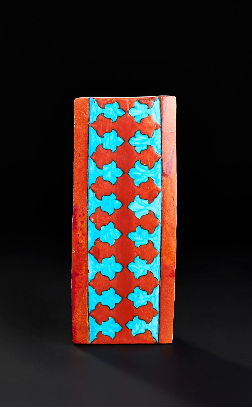 Lot 155: AN IZNIK POTTERY TILE, OTTOMAN TURKEY, 16TH CENTURY