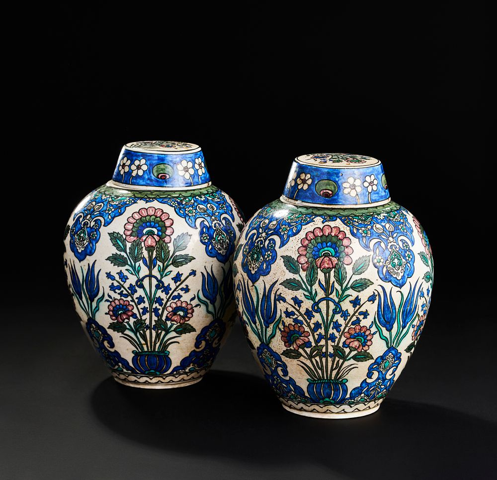 Lot 277: A PAIR OF ORIENTALIST FRENCH SAMSON DAMASCUS STYLE LIDDED VASES, 19TH CENTURY