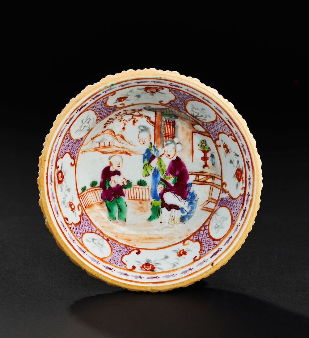 Lot 272: A FIGURAL CHINESE PORCELAIN BOWL