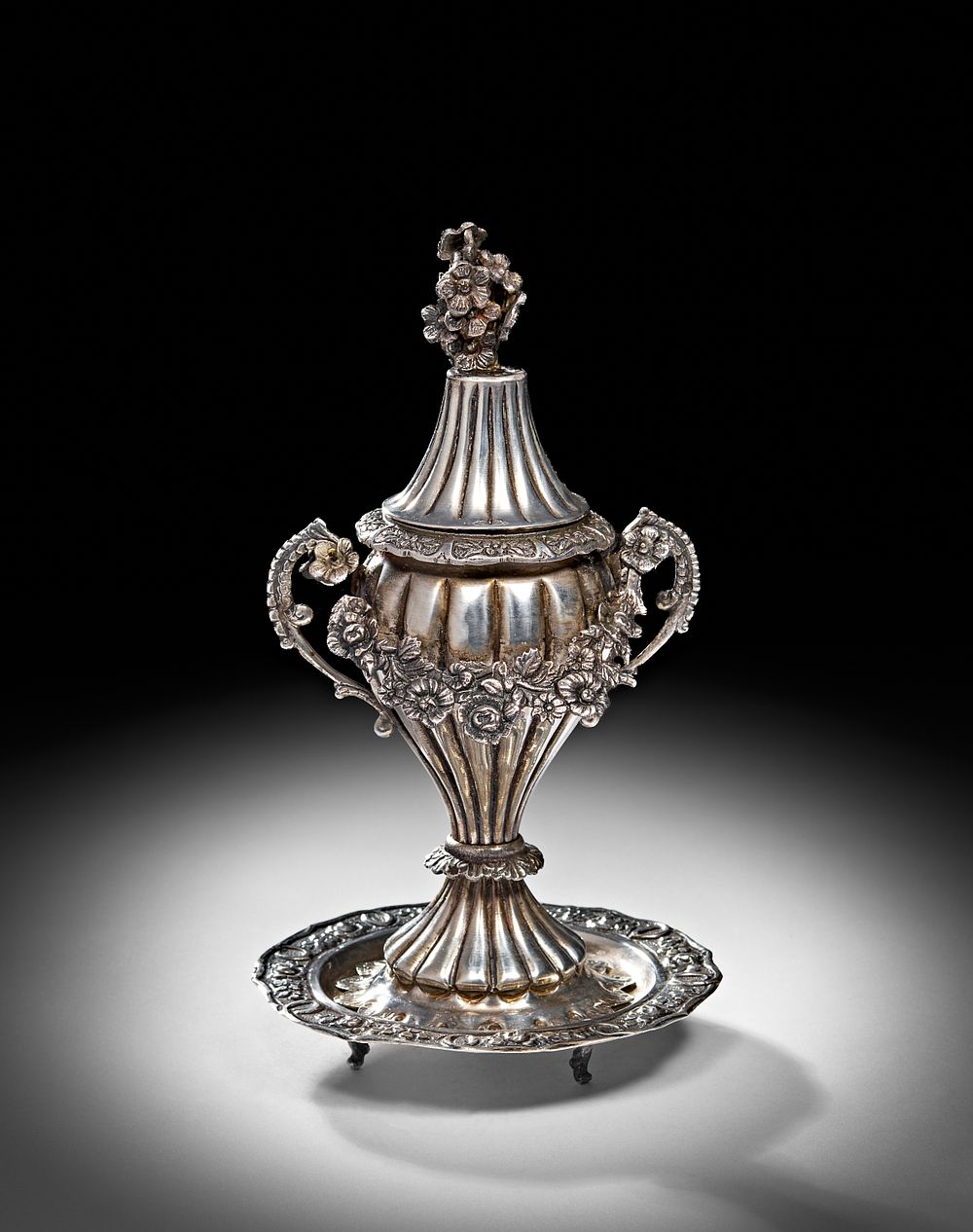 Lot 210: AN OTTOMAN SILVER INCENSE BURNER, 19TH/20TH CENTURY