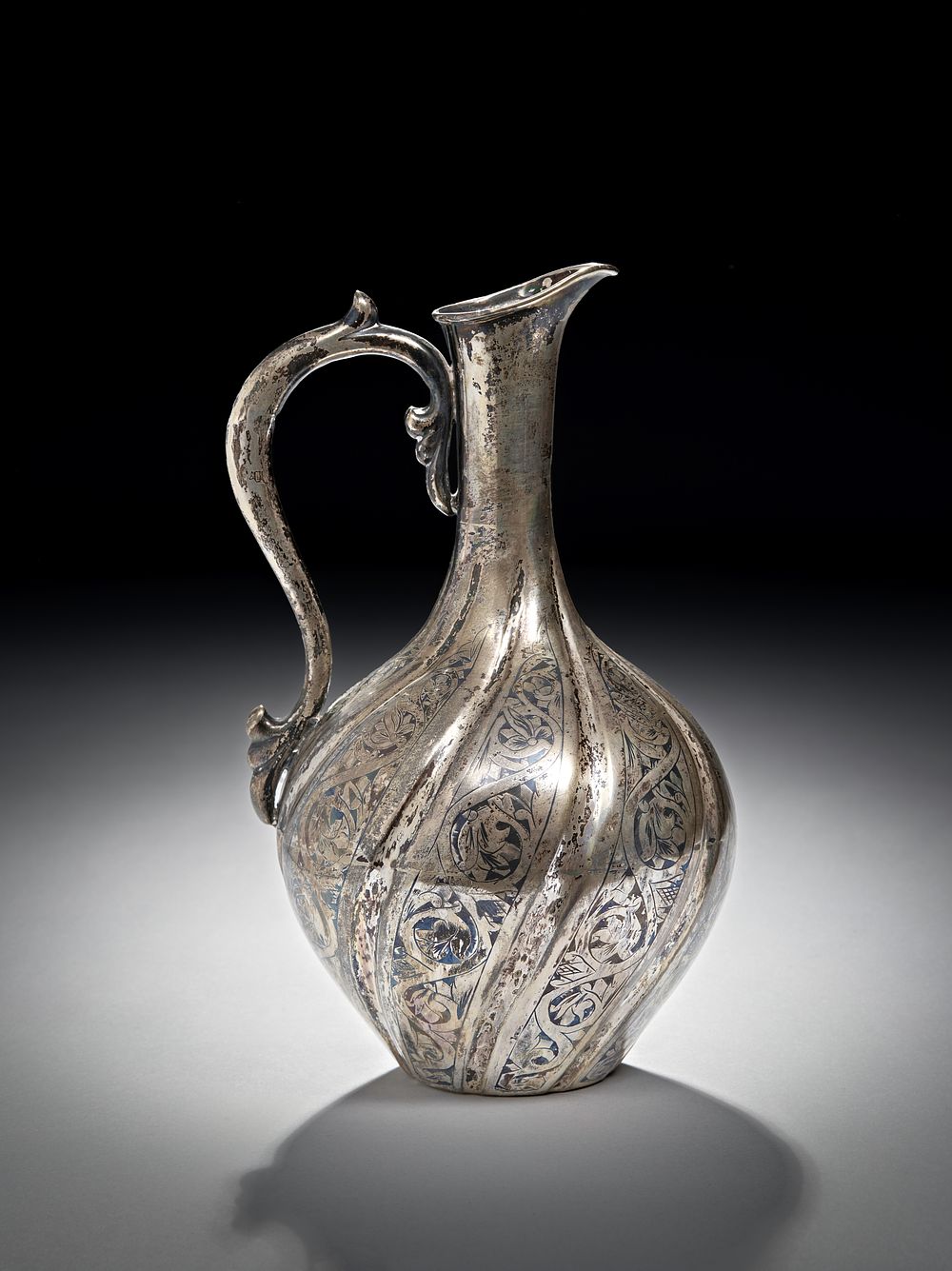 Lot 212: A RUSSIAN NIELLO SILVER SPIRAL JUG