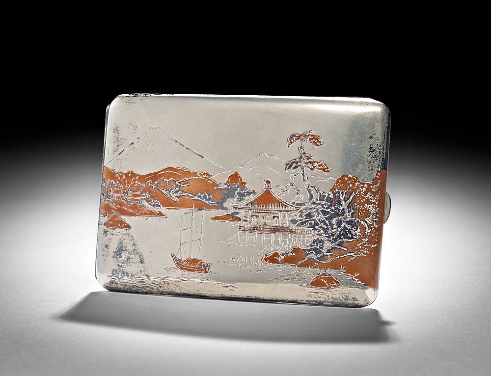 Lot 216: A JAPANESE SILVER CIGARETTE CASE, EARLY 20TH CENTURY