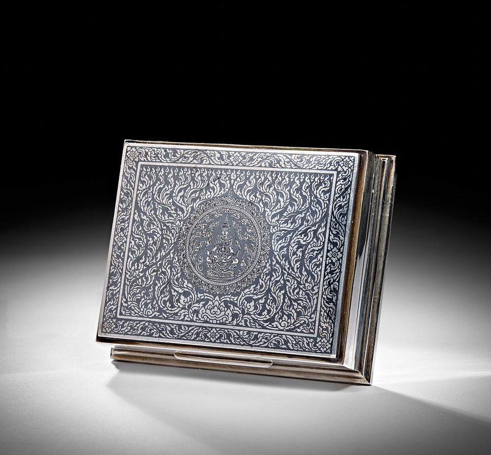 Lot 224: ANTIQUE SIAM STERLING SILVER NIELLO BOX, 20TH CENTURY