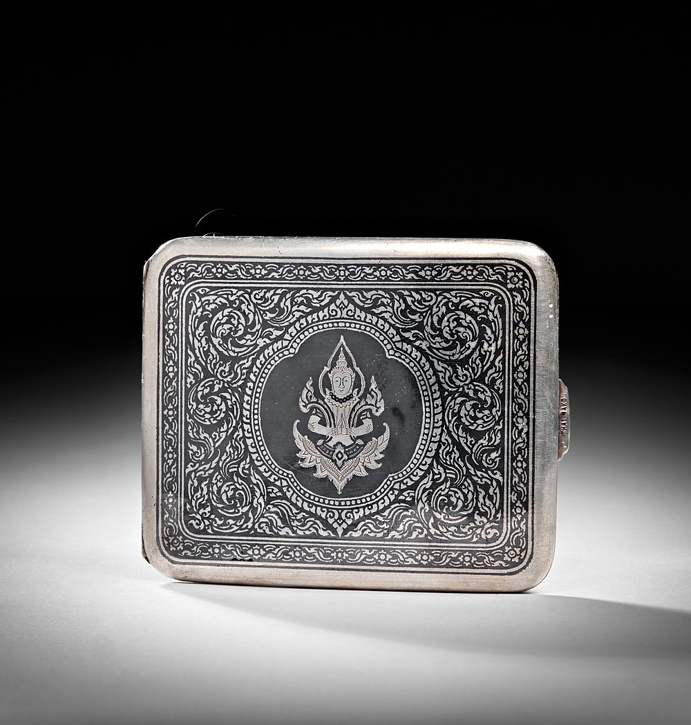 Lot 226: A STERLING SILVER NIELLO CIGARETTE CASE, SIAM, 20TH CENTURY