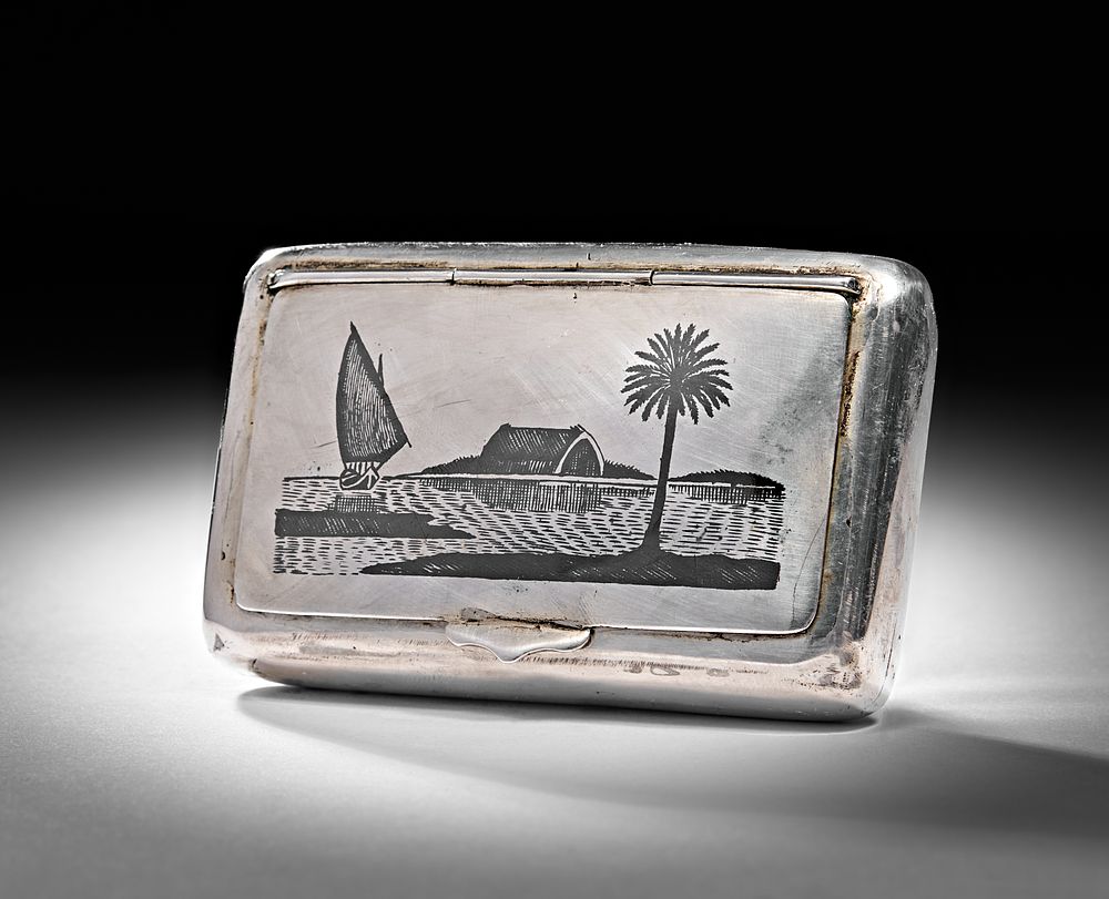 Lot 228: A SILVER AND NIELLO SNUFF BOX, IRAQ, 20TH CENTURY