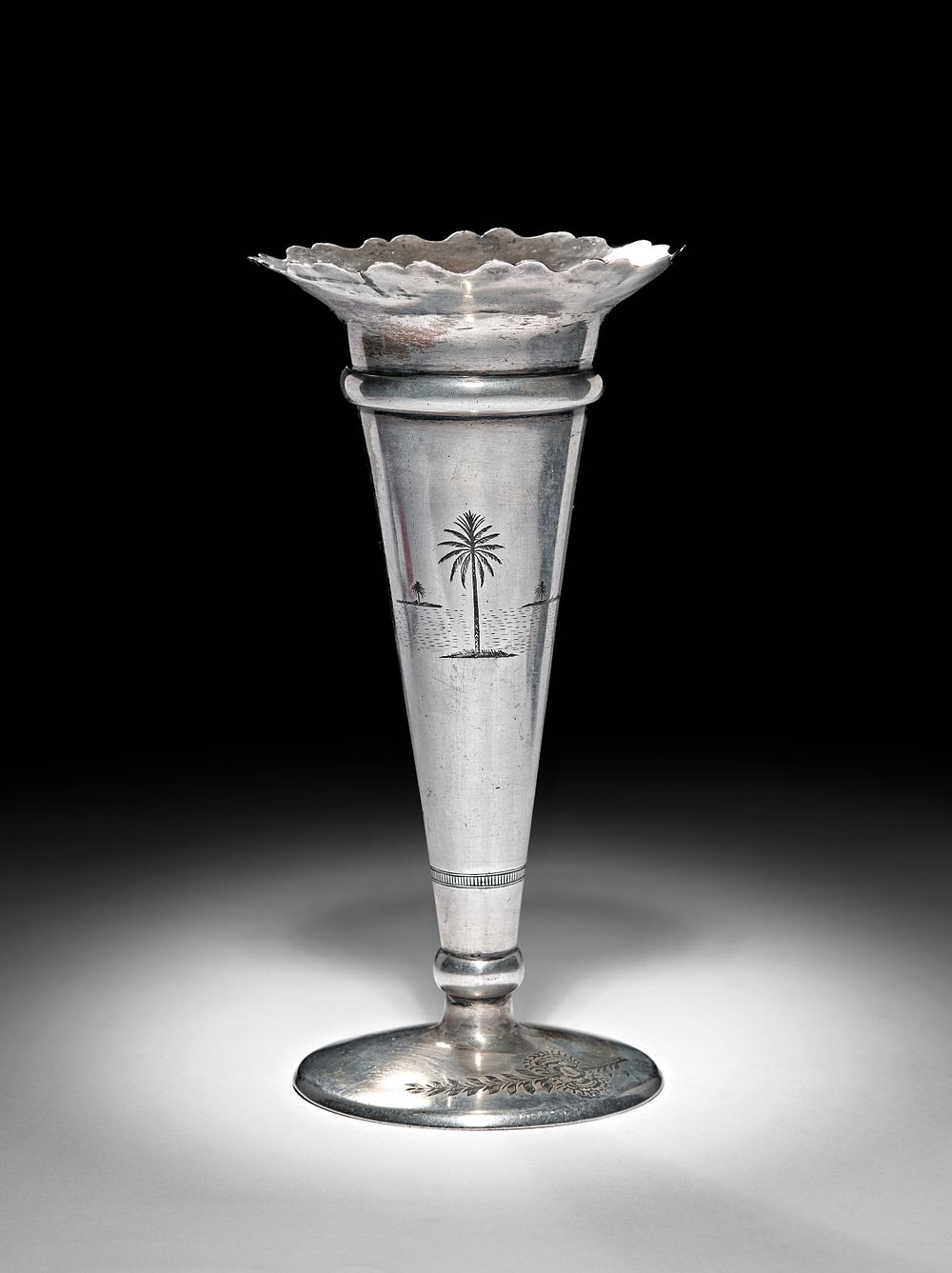 Lot 252: AN IRAQI SILVER AND NIELLO VASE, 20TH CENTURY