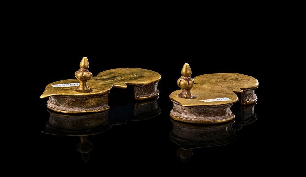 Lot 178: AN UNUSUAL PAIR OF SOUTH INDIAN BRONZE / BRASS SANDALS, 18TH - 19TH CENTURY