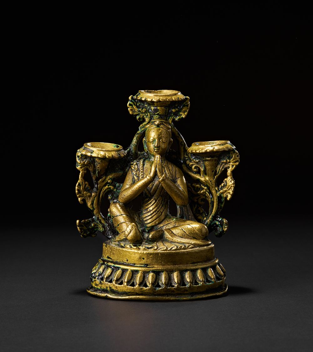 Lot 186: A RARE NEPALESE BRONZE OIL LAMP, 17TH - 18TH CENTURY