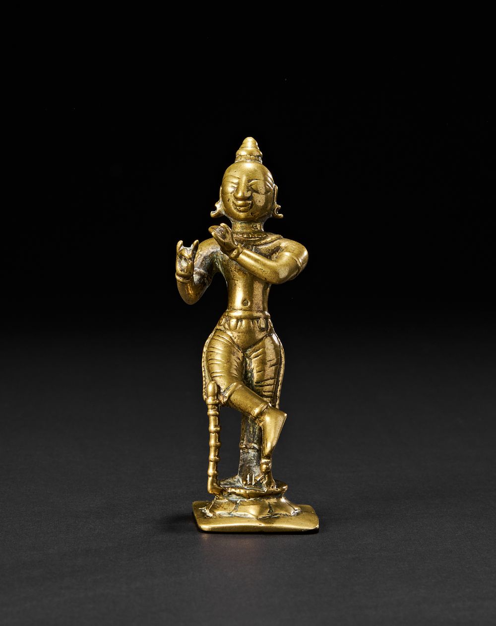 Lot 191: A RARE SOUTH INDIAN FIGURE OF FLUTING KRISHNA, BENGAL OR ORISSA, 18TH CENTURY
