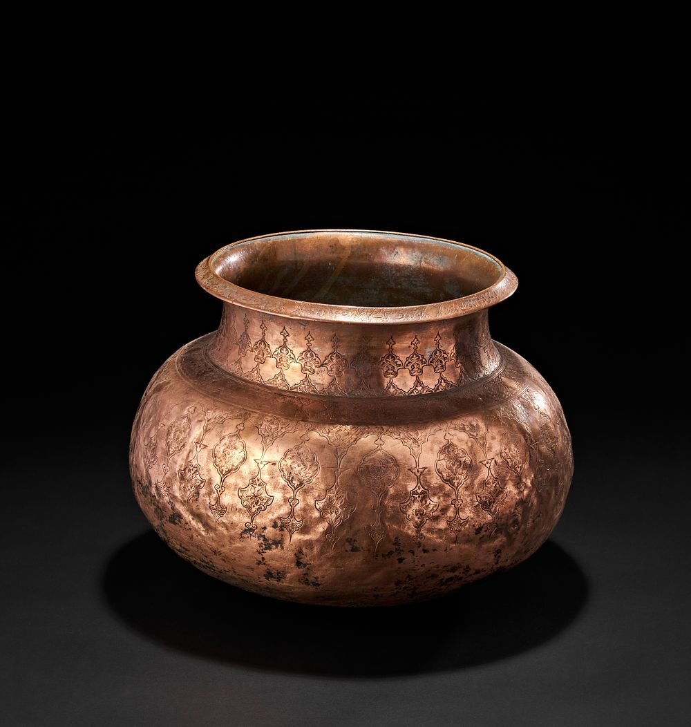 Lot 218: A LARGE SAFAVID ENGRAVED COPPER BOWL, PERSIA, 16TH - 17TH CENTURY