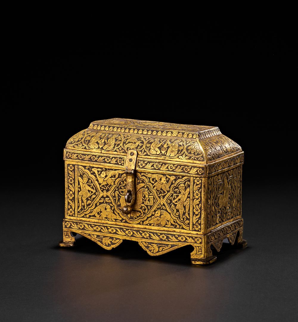 Lot 222: A FINE QAJAR ENGRAVED GOLD OVERLAID STEEL CASKET, PERSIA, 19TH CENTURY