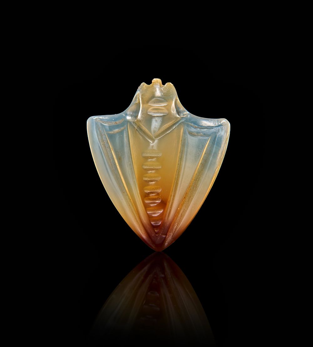 Lot 216: AN ANCIENT AGATE AMULET OF A FLY, TALMUDIC PERIOD