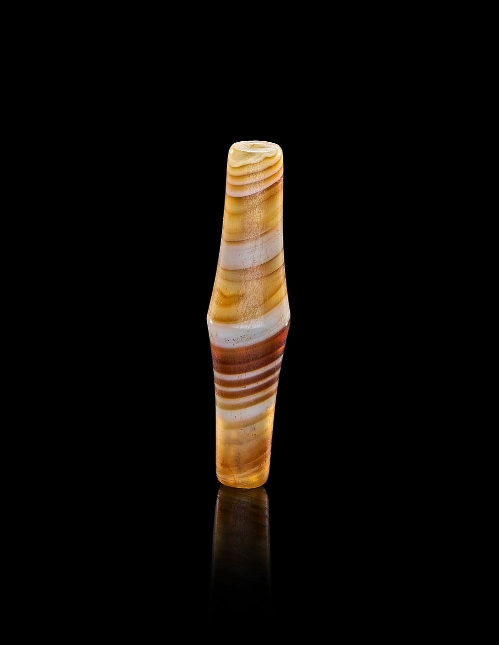 Lot 73: A SARDONYX AGATE BEAD PENDANT, PERSIAN PERIOD, 500 - 300 B.C