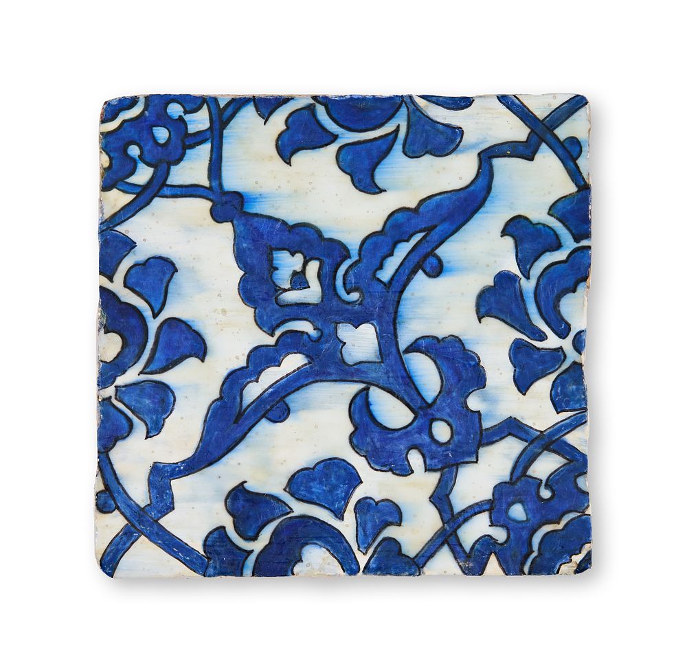 Lot 324: A BLUE AND WHITE ZNIK POTTERY TILE, OTTOMAN TURKEY, CIRCA 1600