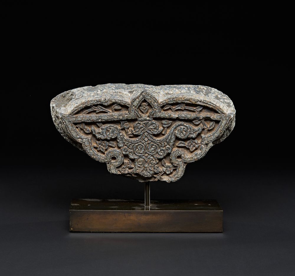 Lot 206: A TIMURID CARVED GREY SCHIST STONE FRAGMENT, PERSIA, 14TH - 15TH CENTURY