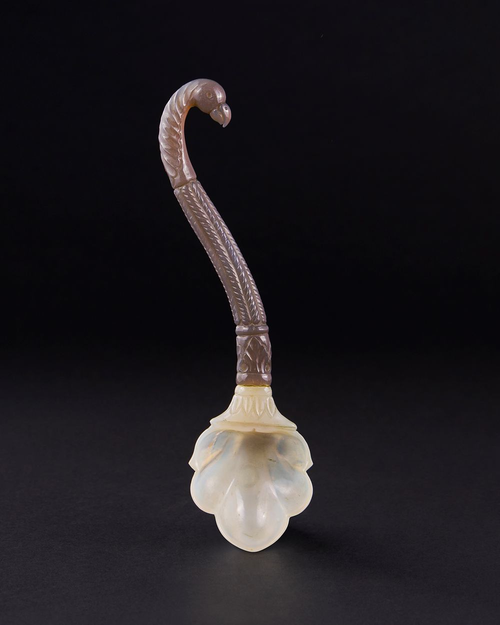 Lot 345: A MUGHAL CARVED WHITE JADE SPOON, 19TH CENTURY, INDIA