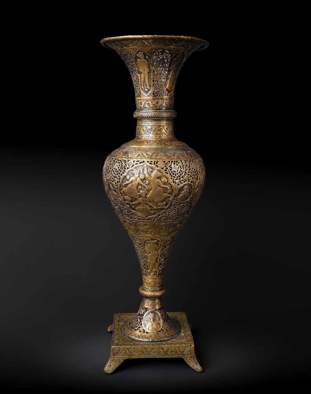 Lot 153: AN ENGRAVED BRASS PERSIAN VASE, QAJAR, 19TH CENTURY